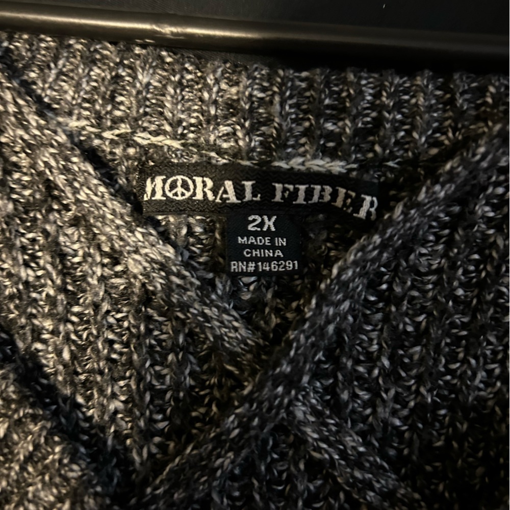 Plus Size Sweater - Picture 4 of 4
